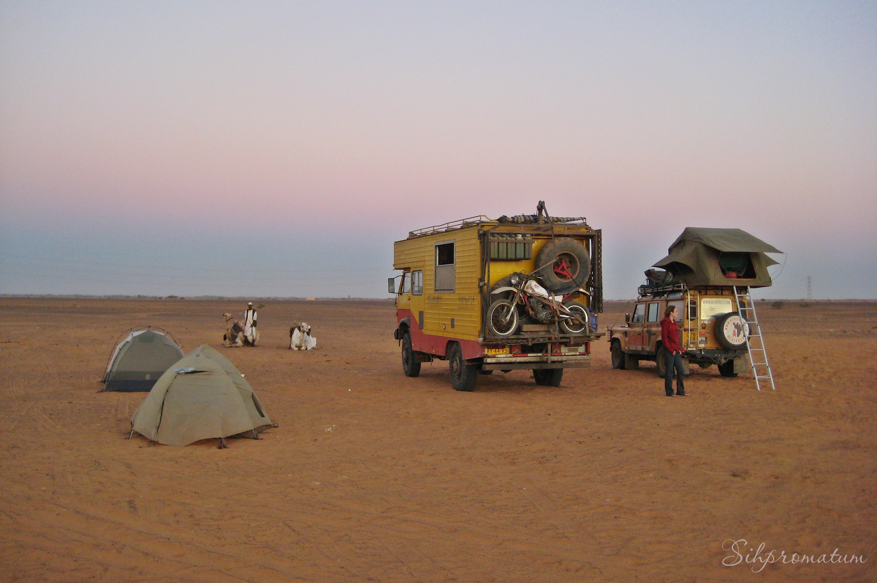 Camping-in-the-desert-in-Sudan