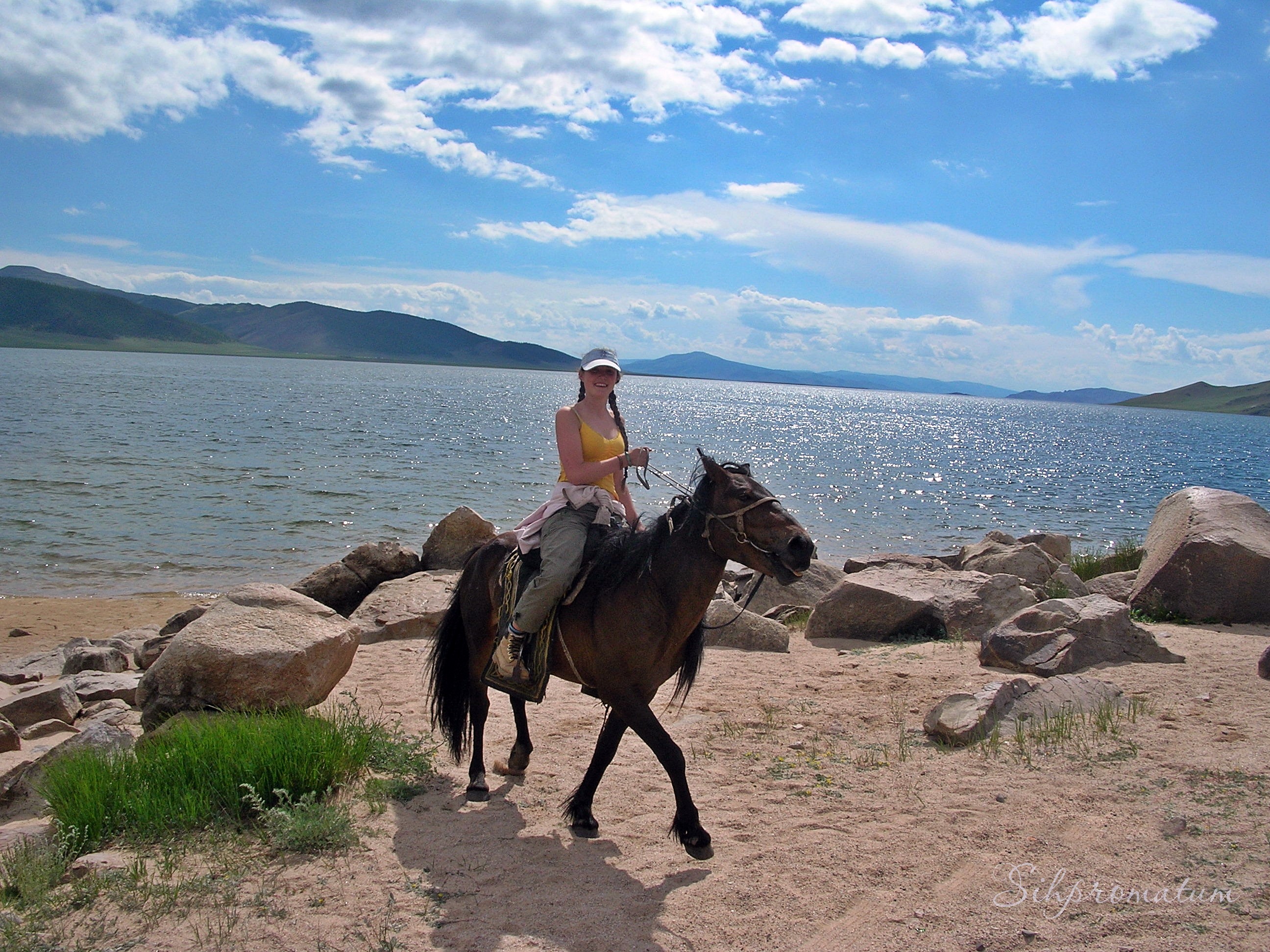 Horseback-Riding-in-Mongolia